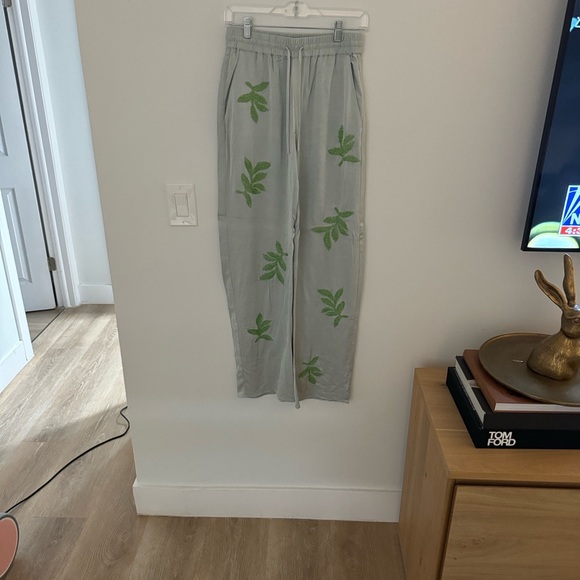 Zara Elevated lounge set - Picture 8 of 10